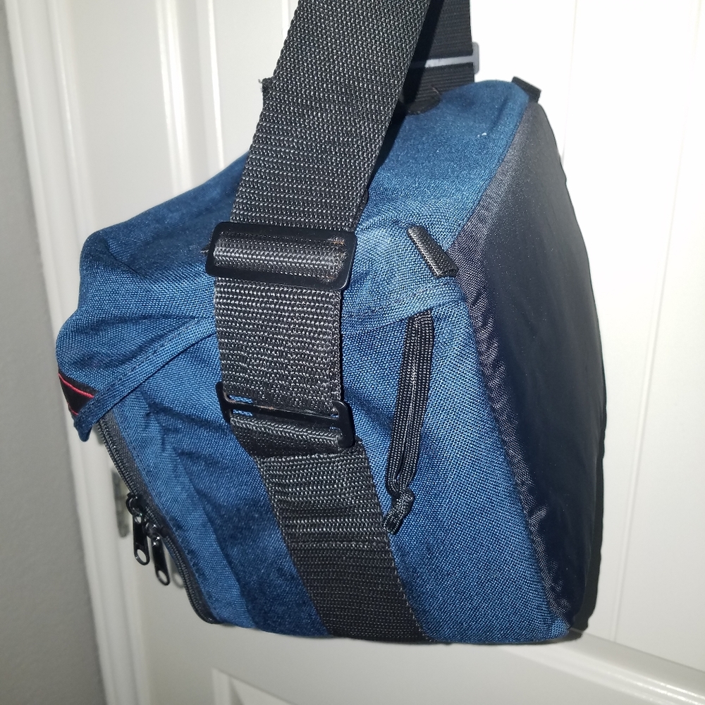 Tamrac Camera Shoulder Bag Case. - Picture 4 of 6
